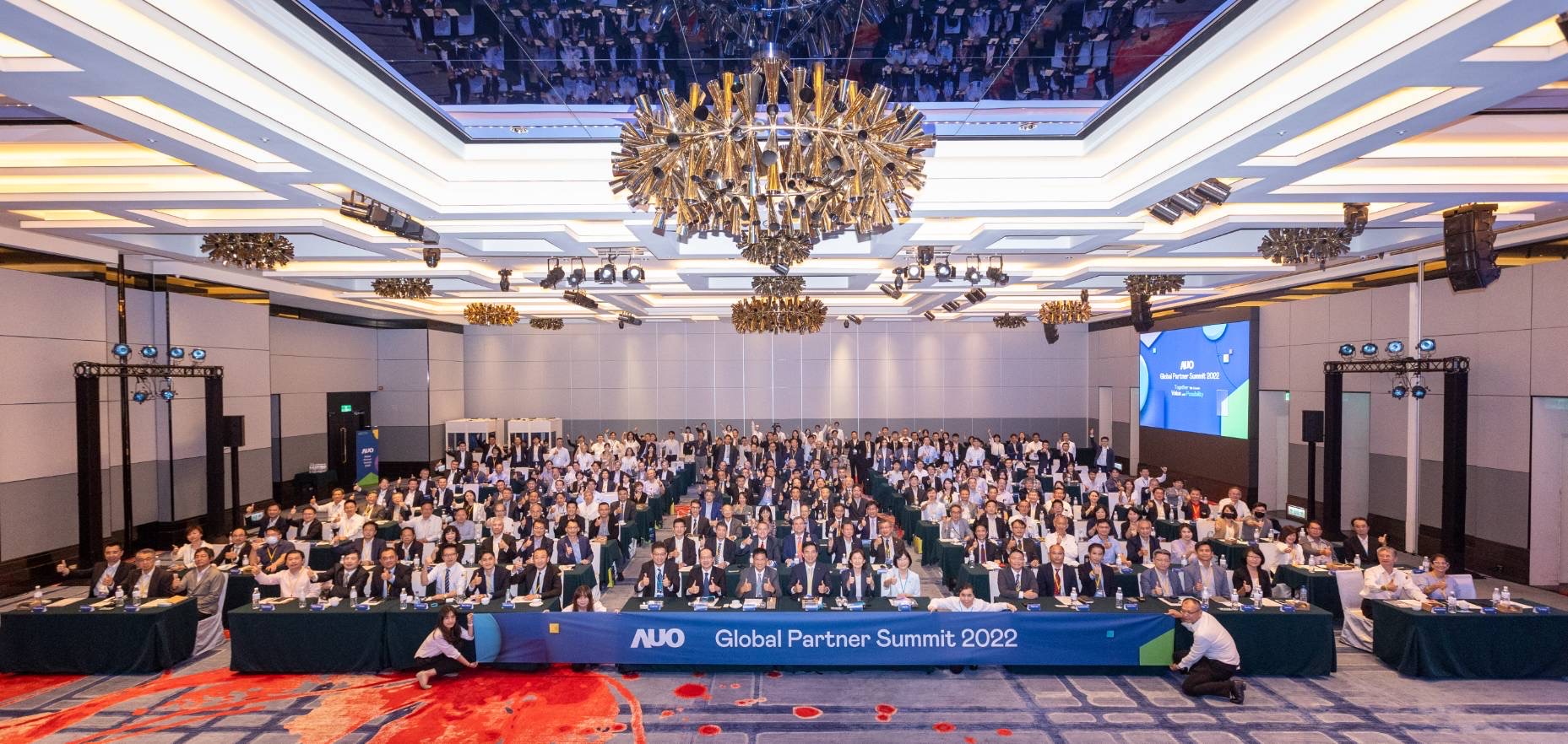 米兰·(milan)推動「安心、創新、用心、同心、盡心」五星職旅，為菲籍員工打造全方位照護，首度贏得「人權實踐與發展領袖獎」殊榮
